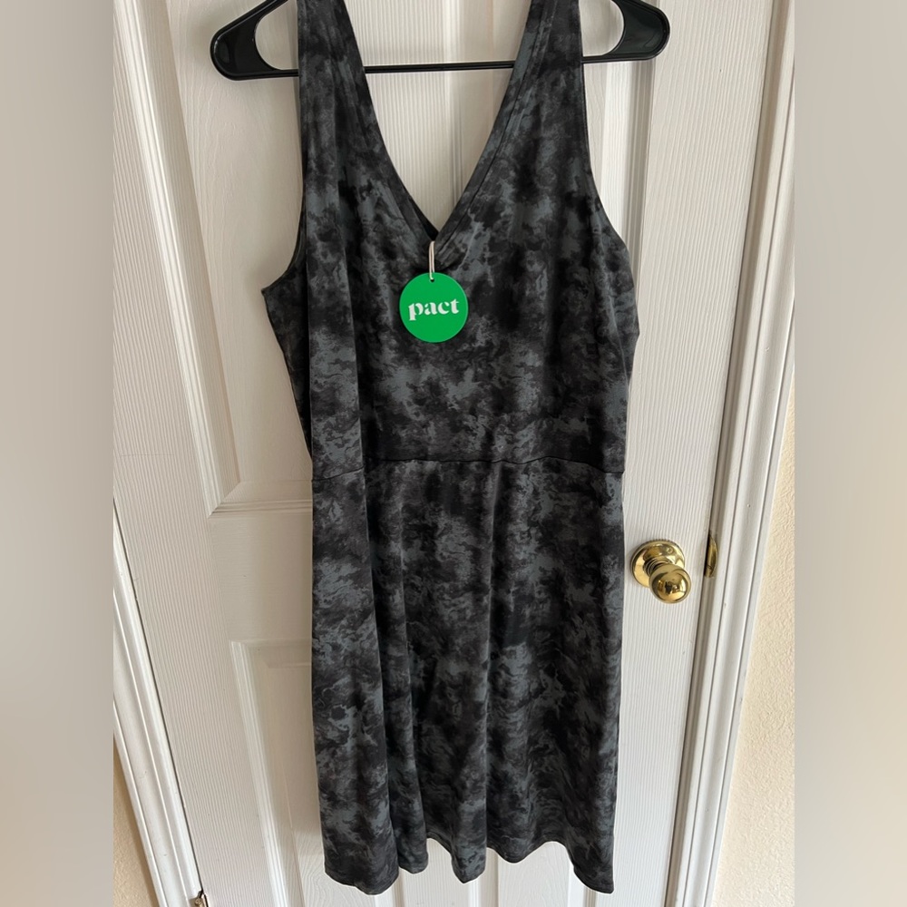 Pact Organic cotton Dress with pockets!